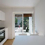 C17 4-bedroom Private Row House With Garden And Parking Vakantiehuis