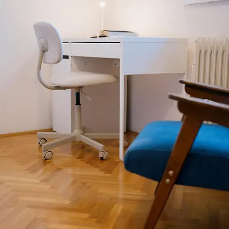 C17 4-bedroom Private Row House With Garden And Parking *