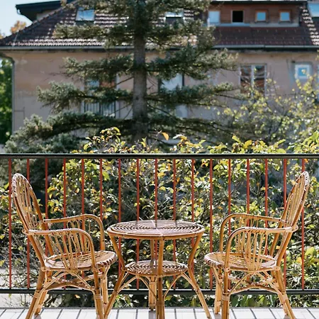 C17 4-bedroom Private Row House With Garden And Parking *