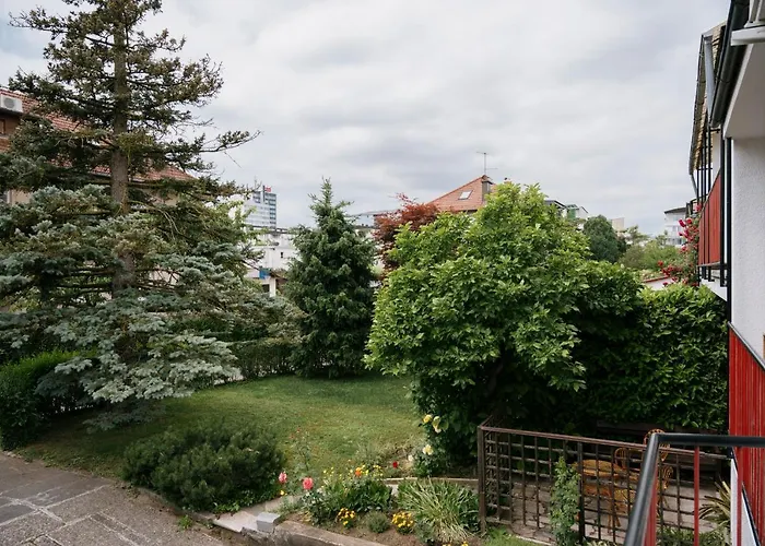 Počitniška hiša C17 4-bedroom Private Row House With Garden And Parking *