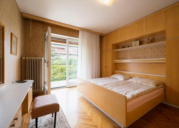 Počitniška hiša C17 4-bedroom Private Row House With Garden And Parking Ljubljana
