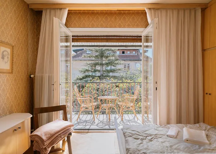 Počitniška hiša C17 4-bedroom Private Row House With Garden And Parking *