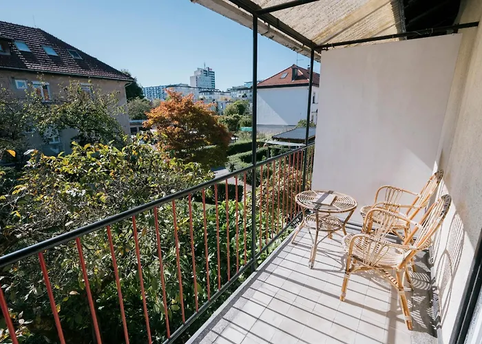 C17 4-bedroom Private Row House With Garden And Parking Vakantiehuis *