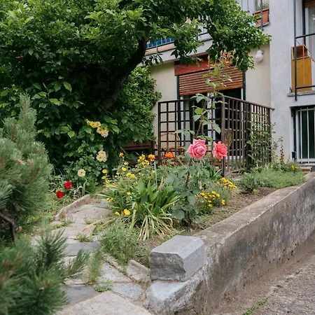 C17 4-bedroom Private Row House With Garden And Parking *